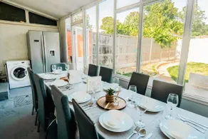 Family 4-Bed Wembley Stadium Home - Parking & Long Stays - Image 4