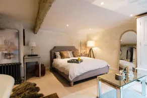 Beautifully presented dog friendly College Cottage - Image 3