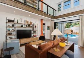 Modern and Lux - Pool, HT, Walk to Town - Image 2