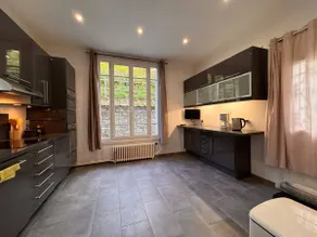 Chalet with Seine views - Image 4