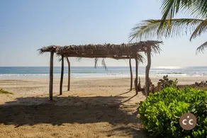 Magnificent House with Private Oceanfront! - Image 4