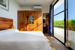Magnificent House with Private Oceanfront! - Image 4