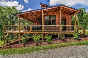 Starlight Hideaway w Hot tub and Fire Pit - Image 3