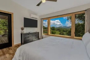 Starlight Hideaway w Hot tub and Fire Pit - Image 5