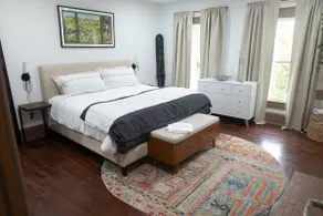 Salisbury Stay, King Suite, Yard For Pets +20% Off - Image 2