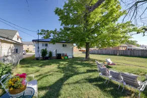 Large Private Yard: Home 14 Mi to Niagara Falls! - Image 2