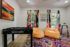 The Colorful House Vibrant Dallas Group Stay - Image 2