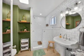 Hot Tub, Fire Pit, Pet Friendly, Walk to Bell St - Image 4