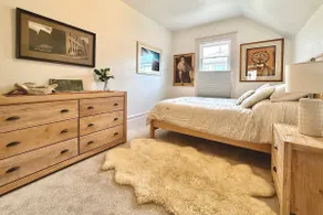 2BD/1BA Chic Downtown Luxury Apt - Image 4