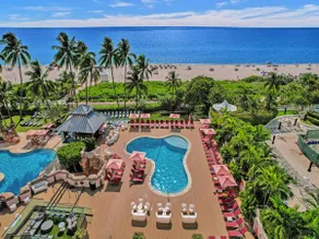 Classic Resort Amenities Condo Steps from the Beach with Gym and Pool 1208 - Image 3