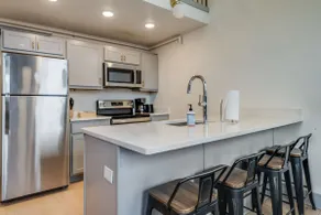 Cozy Loft with Free Parking |Near Medical District - Image 3