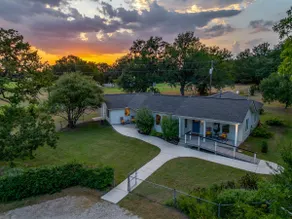 Texas Farmhouse Stay • 2BR + Studio Suite - Image 4
