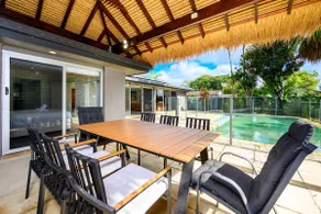 Jettyside Poolside Canal Retreat in Broadbeach - Image 4