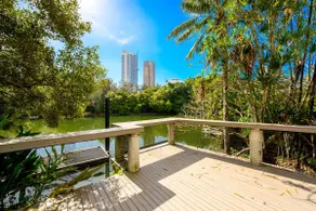 Jettyside Poolside Canal Retreat in Broadbeach - Image 2