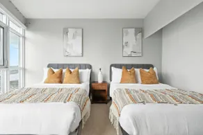 Family Haven by Rogers Centre Parking Sleeps 8 - Image 2
