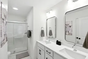 Modern Townhome Retreat in Prime Location townhouse - Image 5