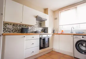 3BR Flat By Caledonia Luxe Stays Short Lets Agency - Image 2