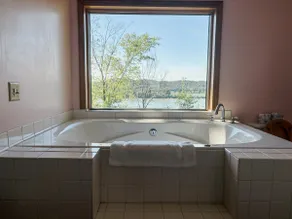 Forestview House on the River - Image 5