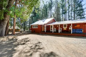 < 2 Mi to Trinity Lake: NorCal Getaway w/ BBQ - Image 2