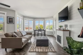 Lakefront Lookout 1BR Condo on Lakeshore Drive - Image 5