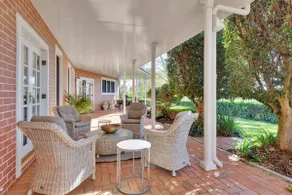 Expansive Toowoomba Retreat with Garden BBQ - Image 5