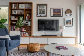 Spacious Family Home Near Mt. Stromlo - Image 3