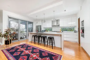 Spacious Family Home Near Mt. Stromlo - Image 5