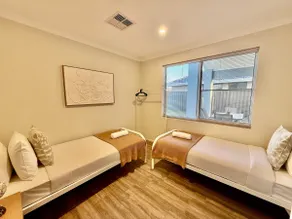 12 Beautiful Brabham Big Backyard 4BR Parking - Image 3