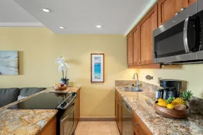 Maui Kai 804 Oceanfront 1 BD 1Ba condo - Image 4