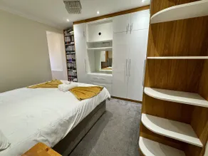 Luxury 8 Bed Home Near Luton Airport - Image 5