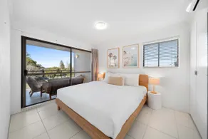 Seabreeze Stay - Mooloolaba Oceanfront Escape with Pool - Image 5