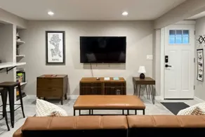 Two BR duplex w/ wifi, w/d & convenient location - Image 2