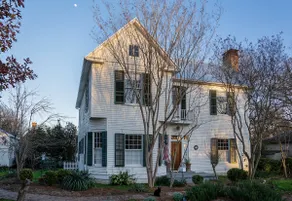 Enchanting 3BDR Home in Historic District - Image 2