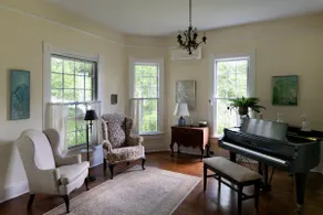 Enchanting 3BDR Home in Historic District - Image 3