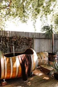 Atelier’s Den - Wood-fire Hot Tub, Center Of Town - Image 2