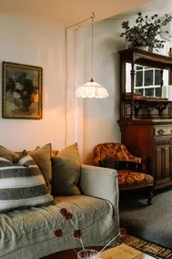 Atelier’s Den - Wood-fire Hot Tub, Center Of Town - Image 3