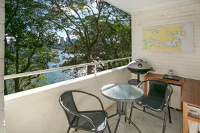 Kurraba Point pad | Serene harbour views - Image 2
