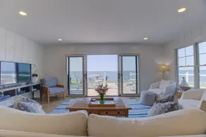Gorgeous Waterfront Retreat - 4bdrms/3.5bths - Image 3
