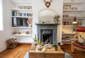 Crayfish Cottage, 90 Pump Street - Image 5