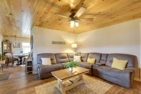 Waterfront Haven Bi-Level Lakefront Deck/Game Cntr - Image 5