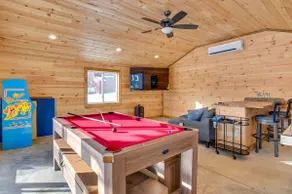 Waterfront Haven Bi-Level Lakefront Deck/Game Cntr - Image 4