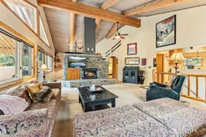 Central Vail Stay Cozy Interior Deck Views - Image 2