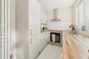 Host & Stay - Jomor House - Image 3