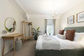 Charming 3-Bed Cottage by the River Usk - Image 5