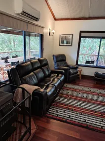 Stargazers 5 Bed Homestead + Pool near Pemberton - Image 4