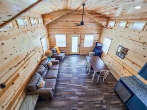 Lakefront Cottage at Belle Starr Marina - Image 3