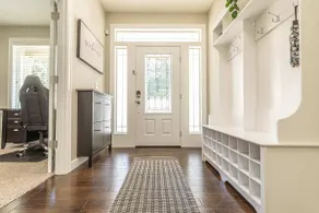 4BR Retreat on Private Acre in Salmon Creek - Image 2