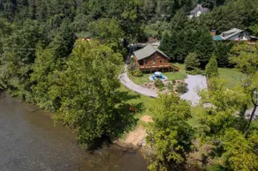 The Reel Tuck - Smoky Mountain River House - Image 4