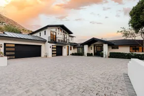 Mountainside Manor - Private 6BR Retreat - Image 5