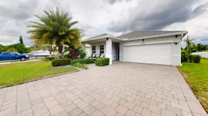 Modern Coastal Retreat Near Beaches & Trails - Image 2